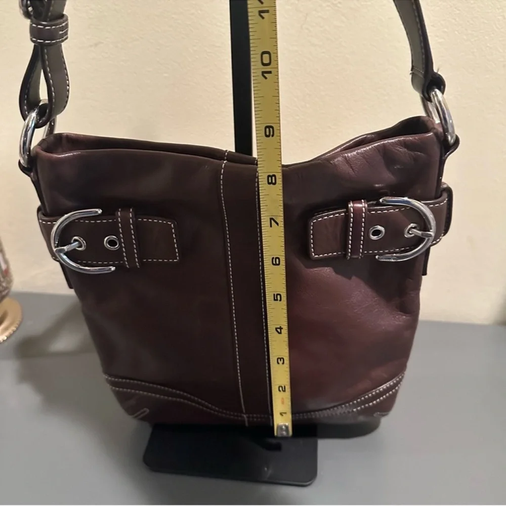 Coach SoHo Slim Duffle Dark Brown
Leather Y2K / Vintage (2006) Style 1453 - Picture 4 of 13